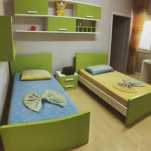 توتي , تيرانا ألبانيا